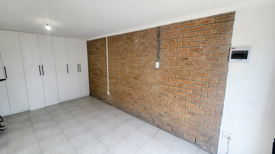 3 Bedroom Property for Sale in Silversands Western Cape